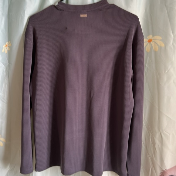 7Diamonds Ribbed Gray Top - Picture 8 of 10